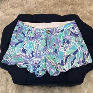 Lilly Pulitzer 5” Buttercup Scallop hem Shorts